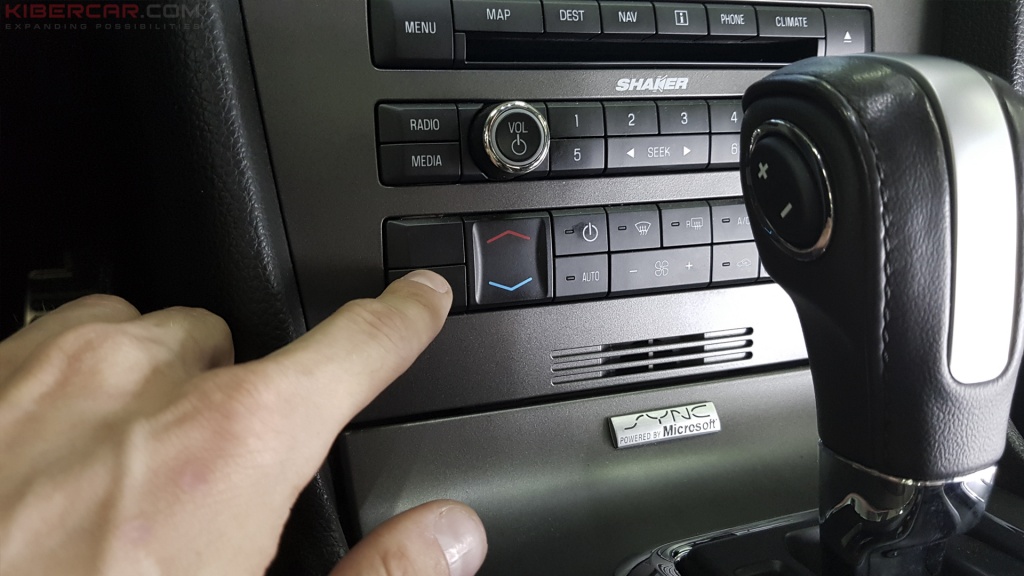 Мультимедийный навигационный блок AirTouch Performance Android 8 Ford Mustang GT