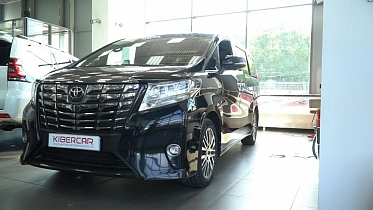 Множество опций в Toyota Alphard: Городской минивэн как полигон для дополнительных плюшек