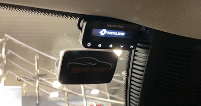Тюнинг Mercedes-Benz GLS 400 D: скрытая установка радар-детектора NEOLINE