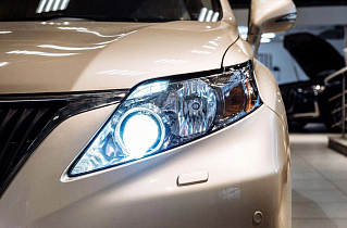 Lexus RX: установка Bi-LED-линз для улучшения света фар