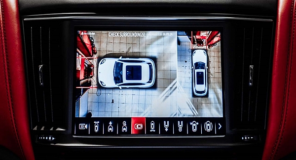 Система кругового обзора 360 на Maserati