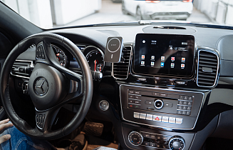 Mercedes-Benz GLE Coupe 2017: установка ОС Андроид на штатное ГУ
